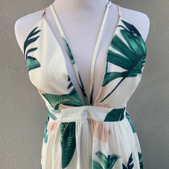Latiste Palm Maxi Dress - Picture 3 of 8